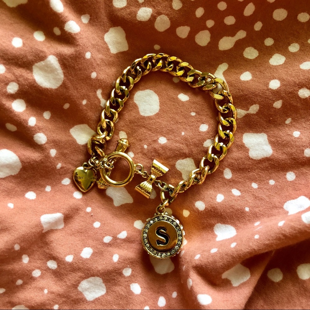🦋 Betsy Johnson Pill Box Charm Bracelet